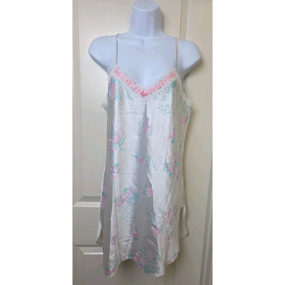 Vtg 80s‎ Shiny Satin Floral White Nightgown Chemise Beth Michaels Size XS?